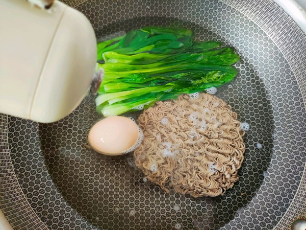 捞汁虾尾荞麦面