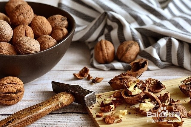 蜂蜜核桃芝麻有啥好处?芝麻核桃粉能加蜂蜜吗?