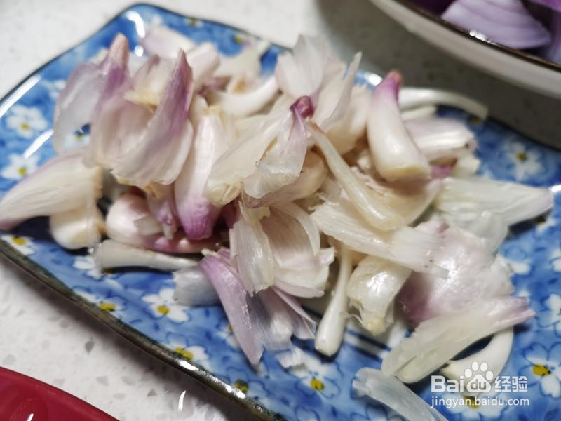 砂锅三杯生蚝焗鸡的做法