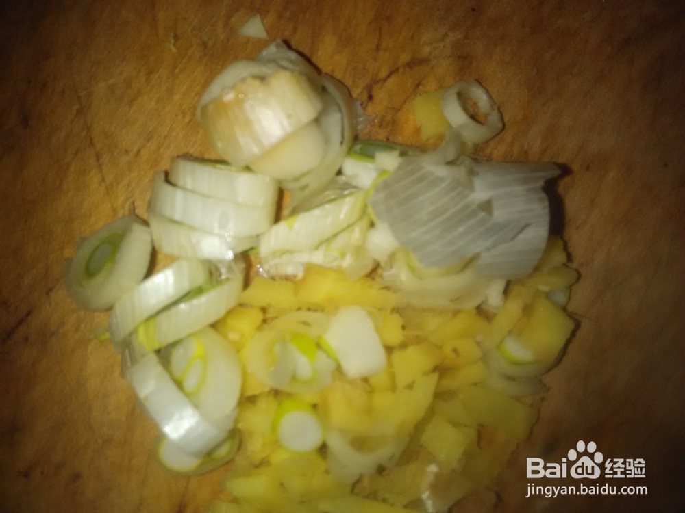 土豆片炒胡萝卜和白菜片