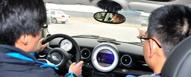 夏天开车犯困怎么办？