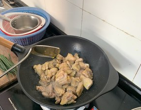 如何制作出美味的排骨汤
