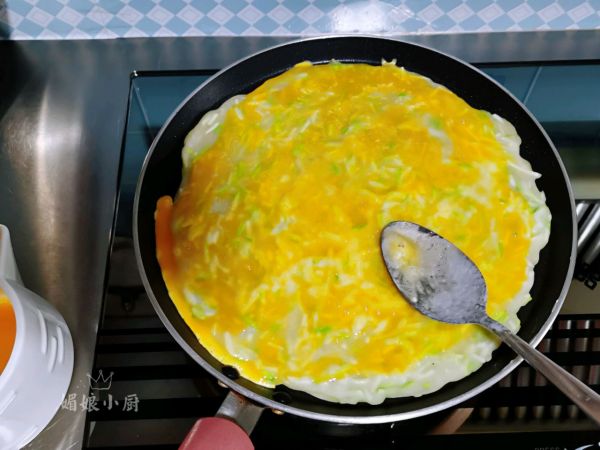 #四季宝蓝小罐#花生酱鸡蛋早餐饼