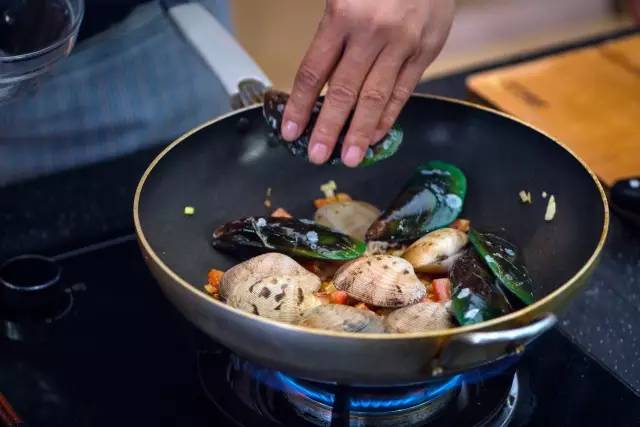 旧金山好吃的贝类锅的做法