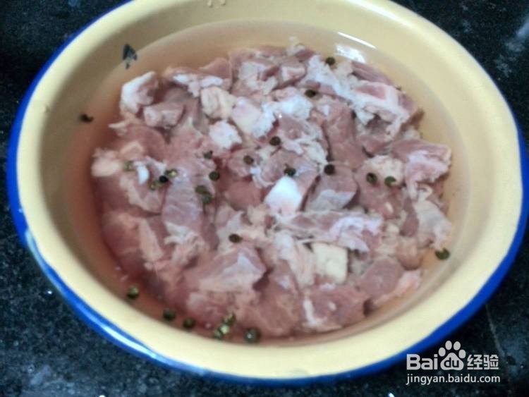 芋头炖牛腩的做法