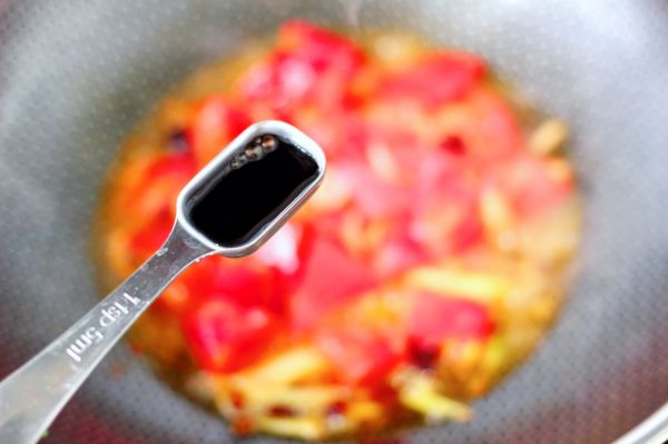 酸汤番茄海鲶鱼