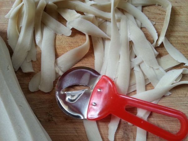 豆酱茄子条拌刀削面