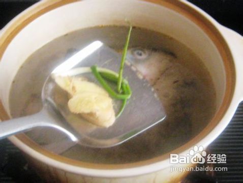 青鱼头萝卜丝汤的作法