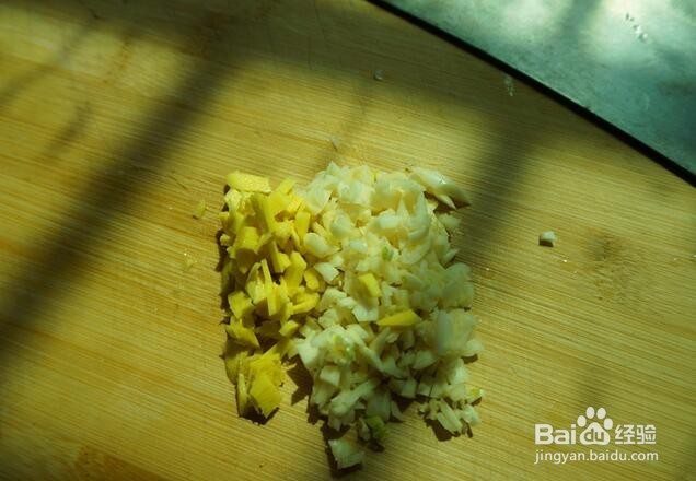 简单易学的芝麻香炒排骨的家常做法