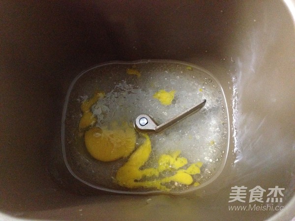 “中国红”蒸面包