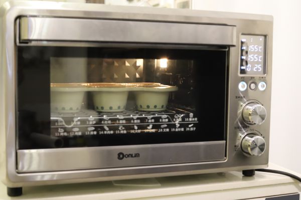 万圣节南瓜杯子蛋糕