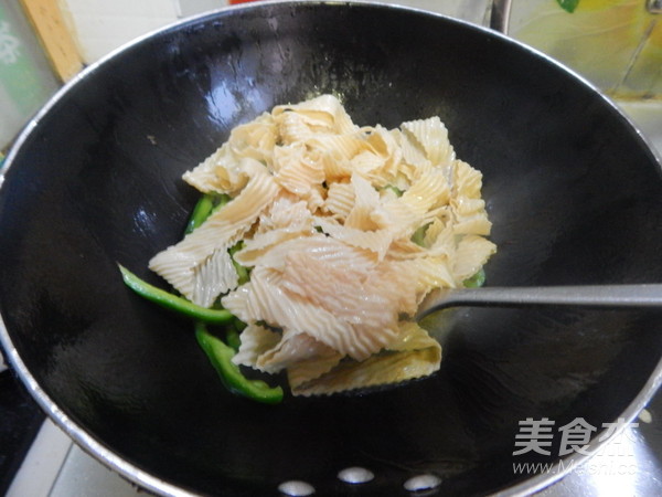 青椒炒豆皮的做法