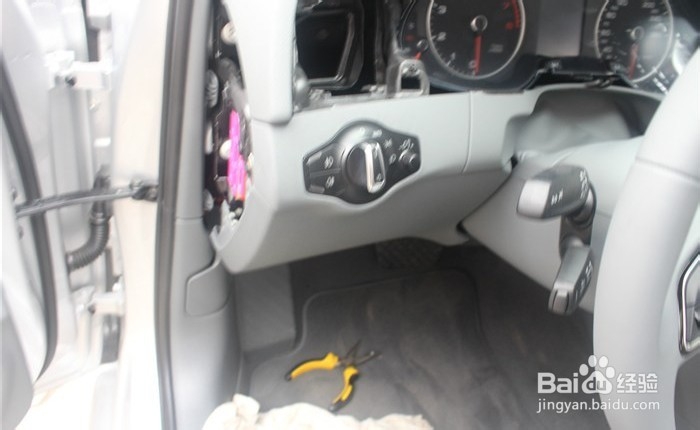 奥迪A4L自动大灯安装指南