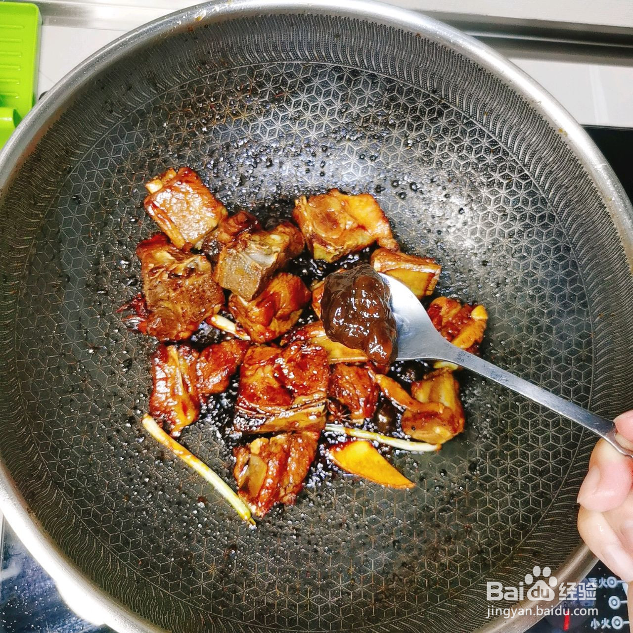 酱香土豆炖排骨的做法