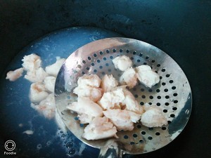 健康养生佳品秋葵杏鲍菇木耳炒虾滑的做法