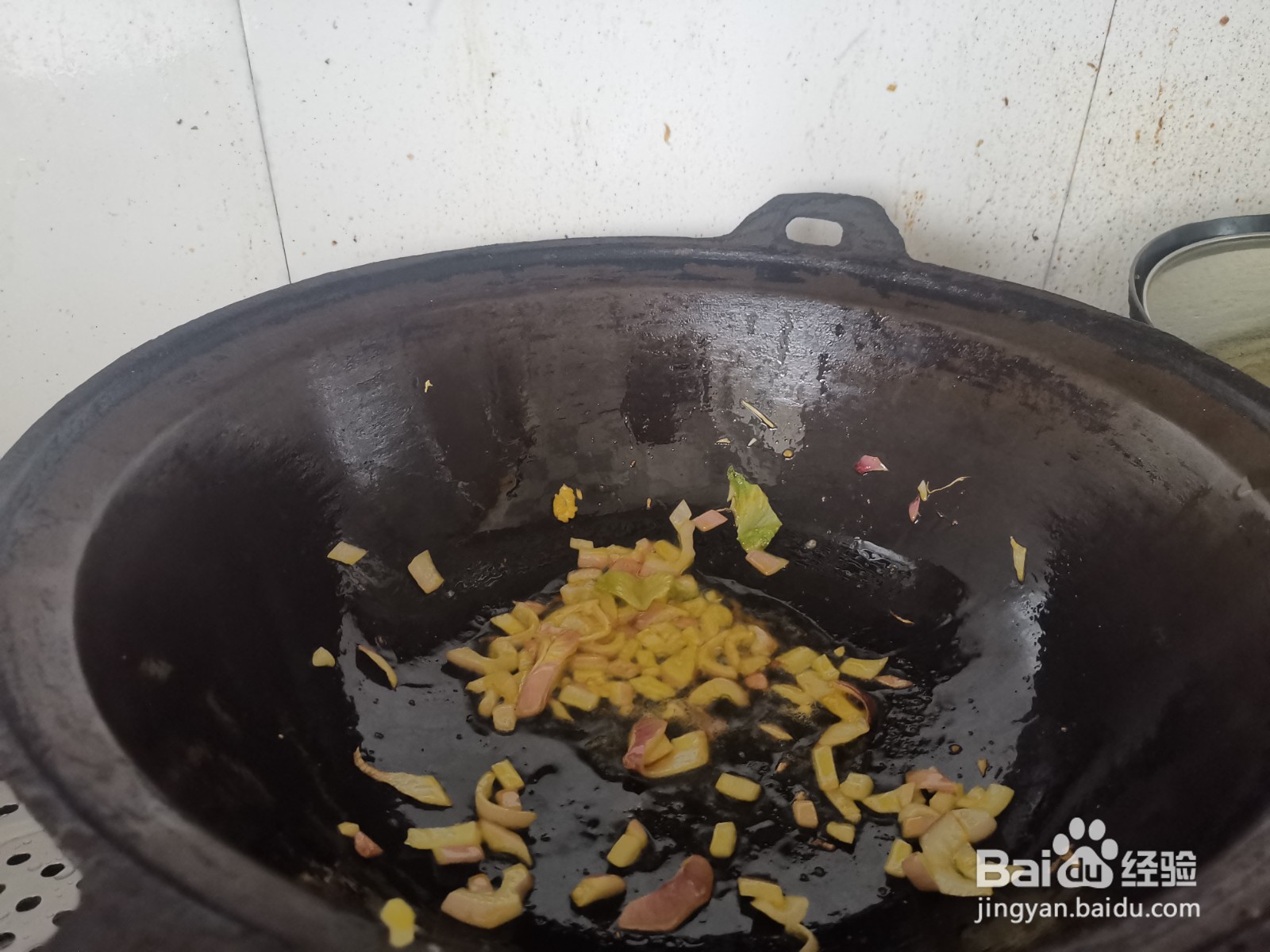 鸡蛋炒胡萝卜西红柿黄瓜块
