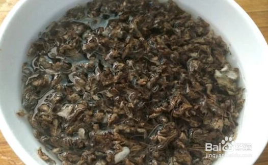 传统的梅菜扣肉做法