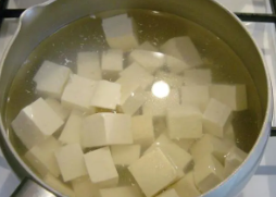 如何做蒜蓉剁椒蒸豆腐