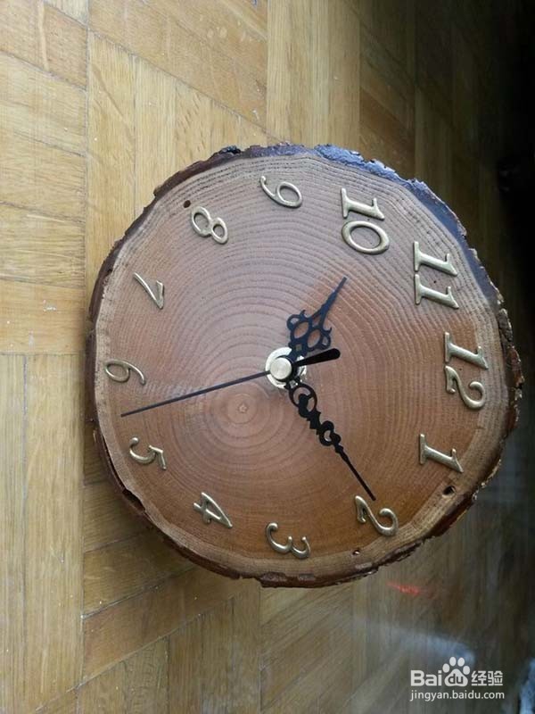 <b>怎样用木头块制作一个钟表</b>