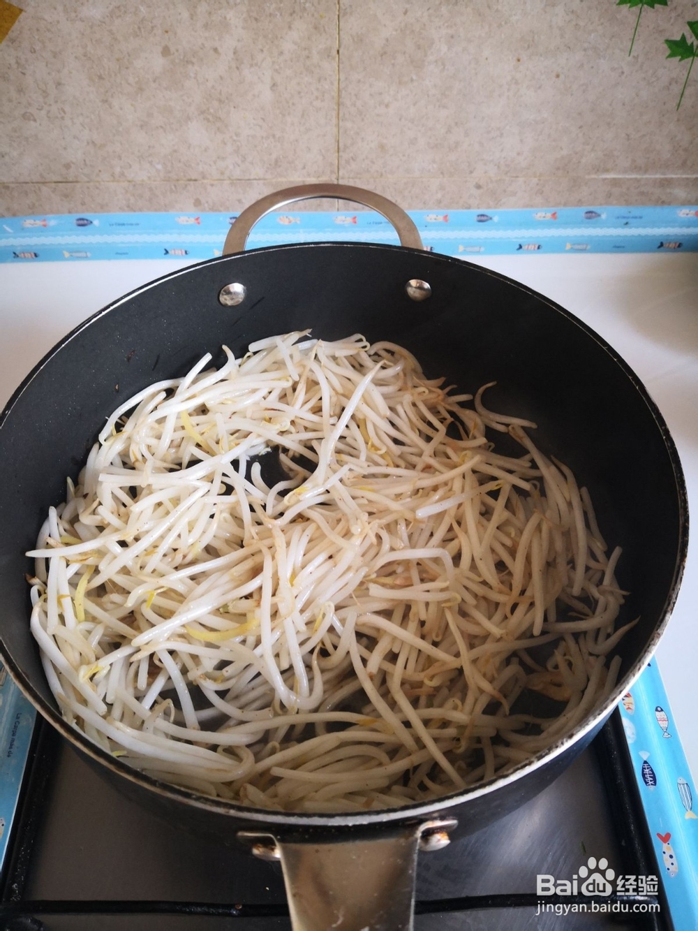 青椒炒豆芽菜的做法