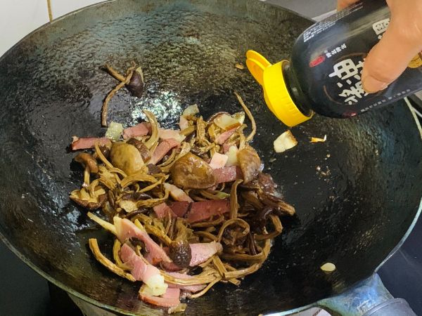 川香干锅茶树菇