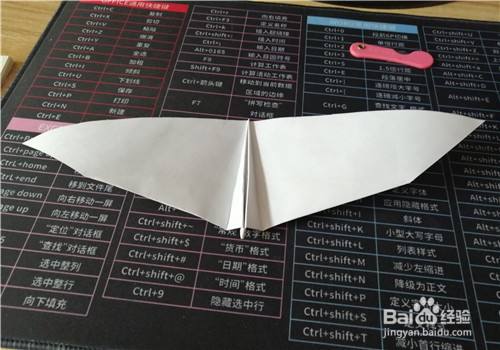 如何用纸折燕蝠冲浪机