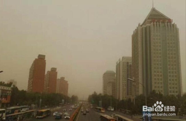 如何在沙尘暴天气保护自己？