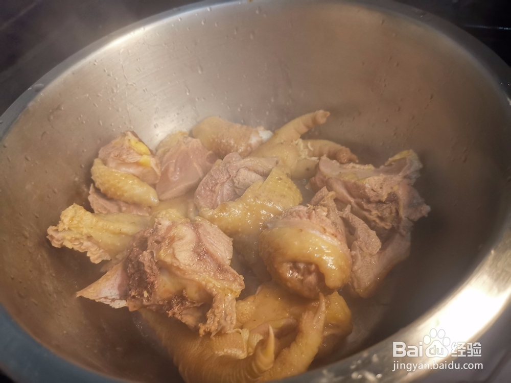 萝卜丁炖鸡肉