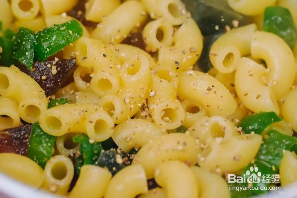 怎么做出中国味道皮蛋炒通心粉