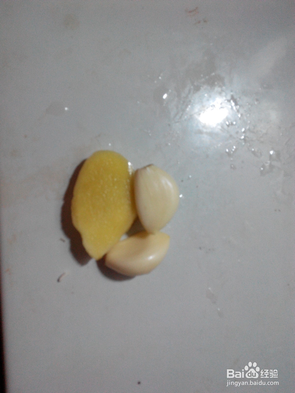 鸡块焖土豆的做法