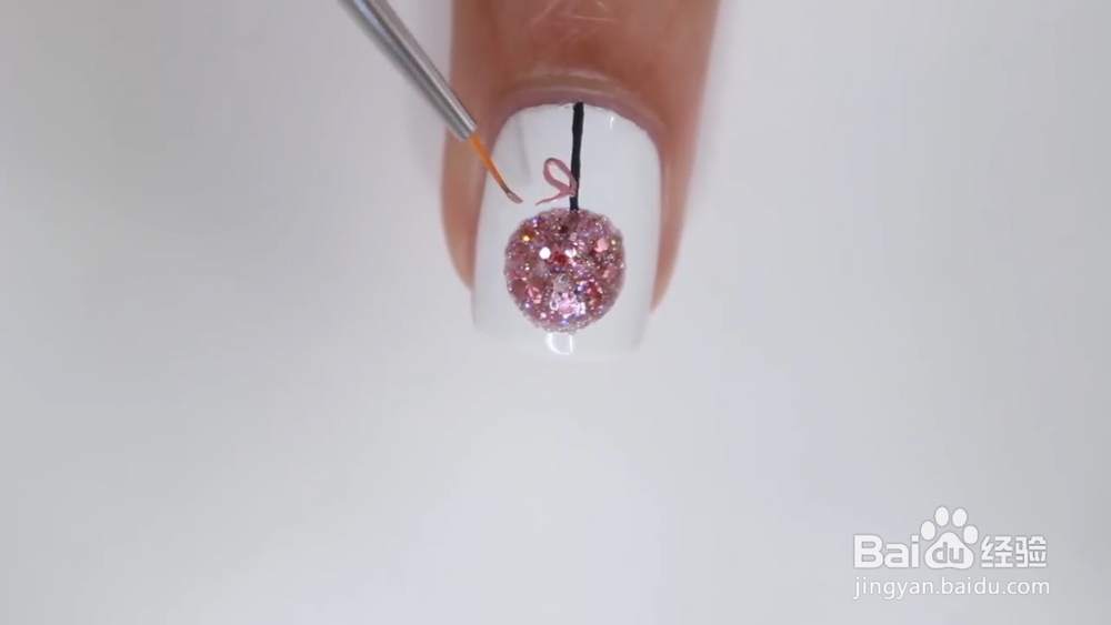 粉色蒲公英美甲的画法