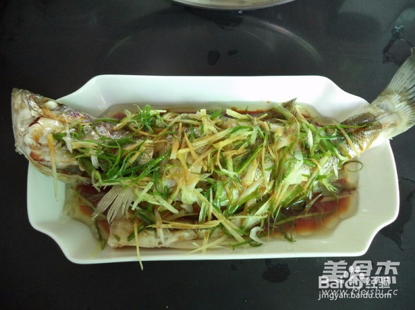 清蒸鲈鱼的做法