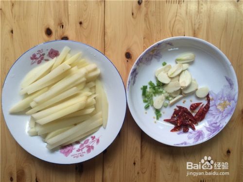 超简单家常菜之干煸土豆条