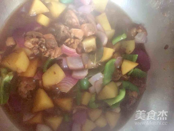 土豆烧鸡块的做法