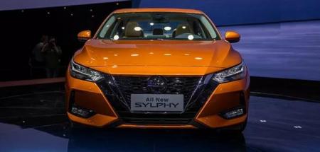 A级车强者相约换代，“小天籁”轩逸和“小亚洲龙”雷凌该选谁？