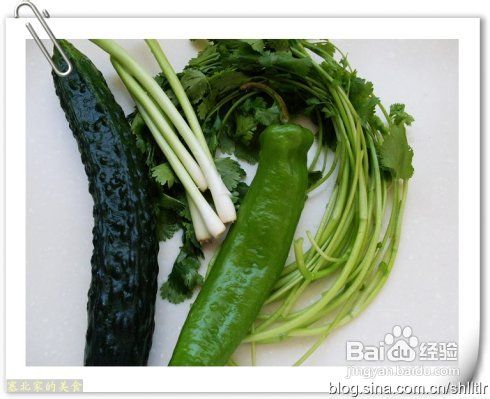 怎么做塞北版老虎菜和东北版老虎菜