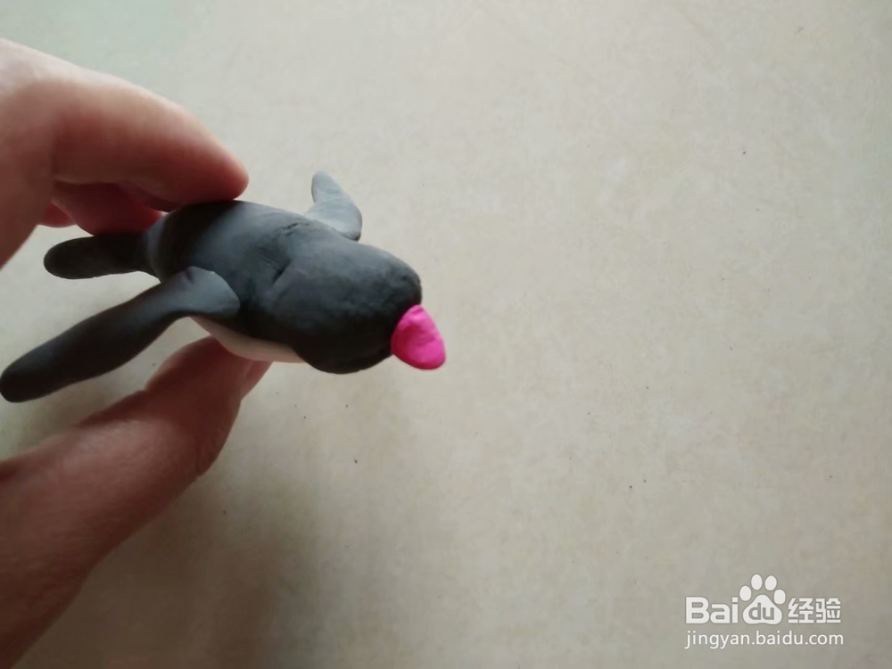 如何用橡皮泥捏一个小燕子