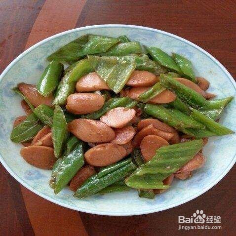 辣椒炒火腿肠的做法