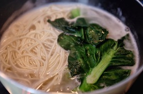 三招五招教你做红烧排骨面