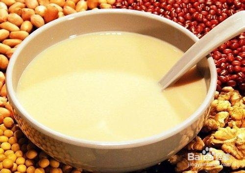 每天一杯鲜豆浆保健又养颜
