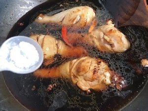 家常简单红烧鸡腿