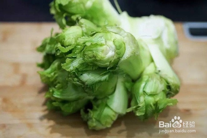如何制作腊肉炒儿菜