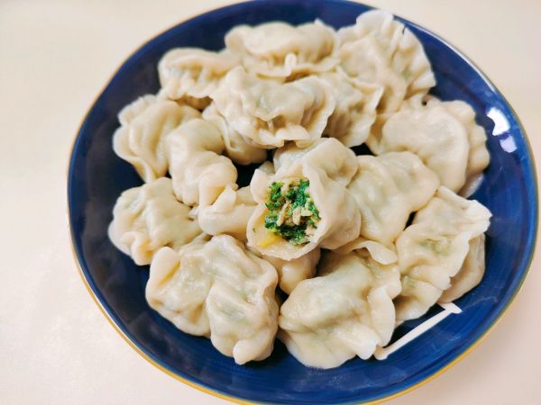 一口鲜荠菜饺子