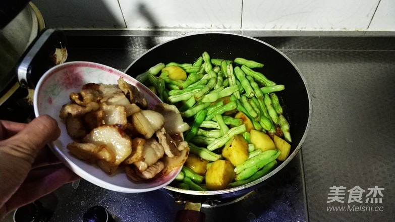 家常土豆炖豆角
