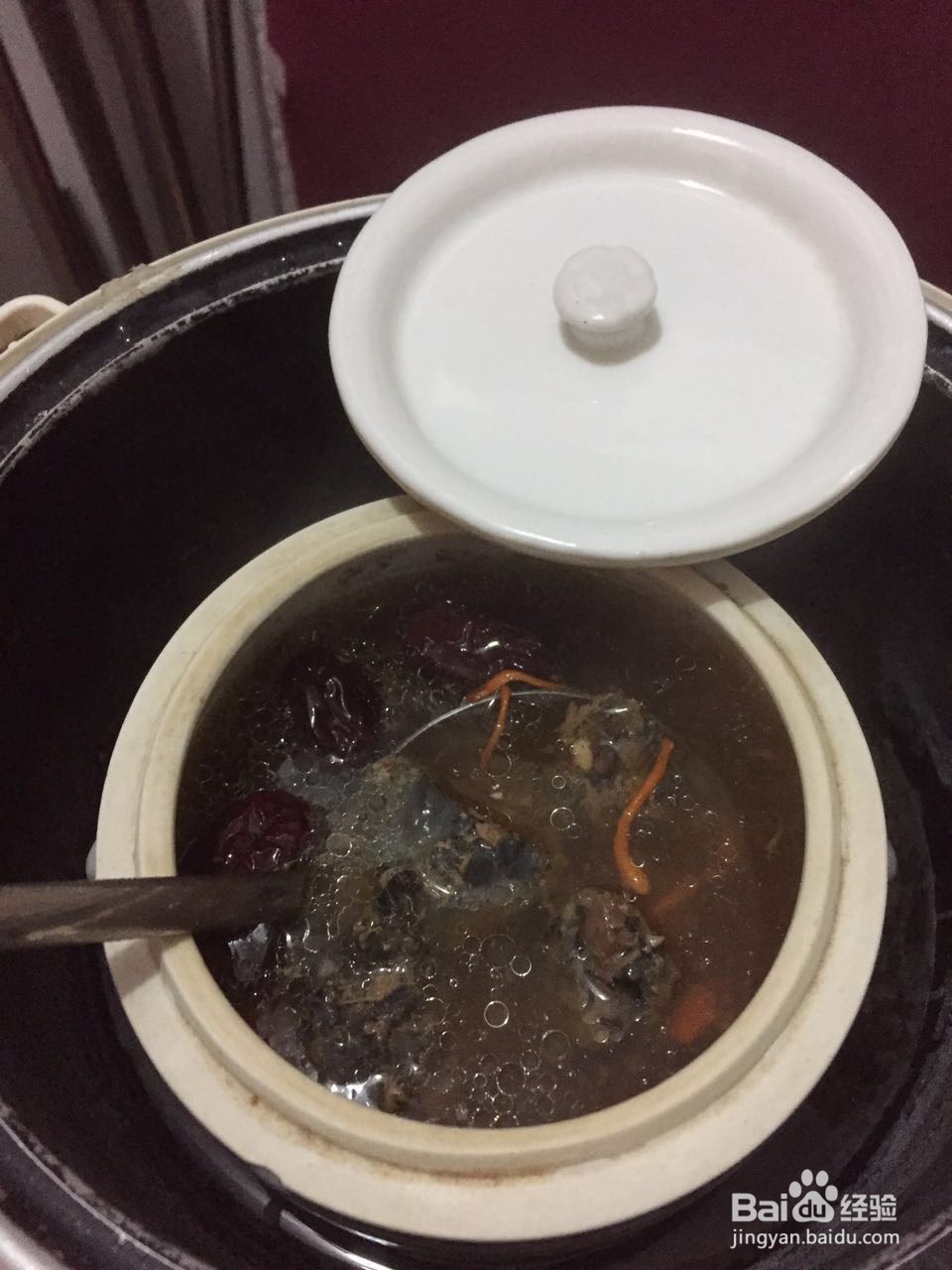 枸杞虫草阿胶乌鸡汤