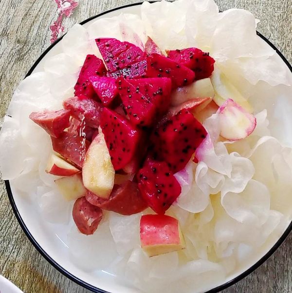 银耳牛肉肠水果沙拉