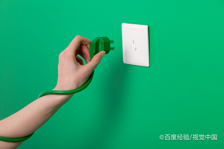 电风扇进水了又通电了怎么办