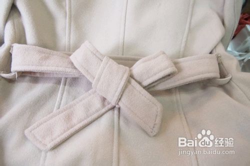 冬天大衣腰带怎么系蝴蝶结