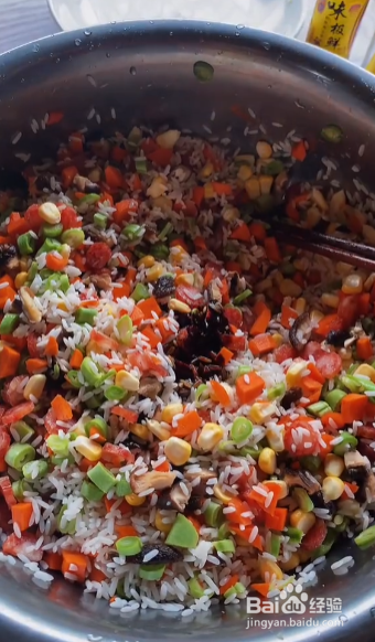 怎么做腊肠杂粮竹筒饭？