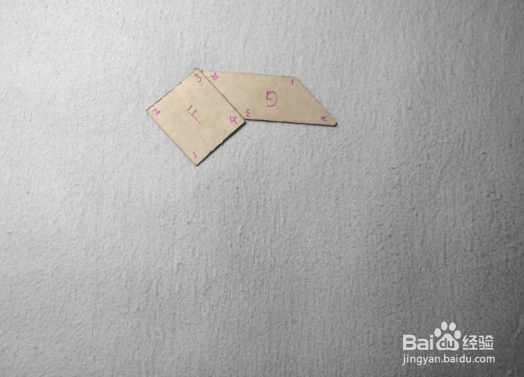 用七巧板怎样拼一头站着的长颈鹿？